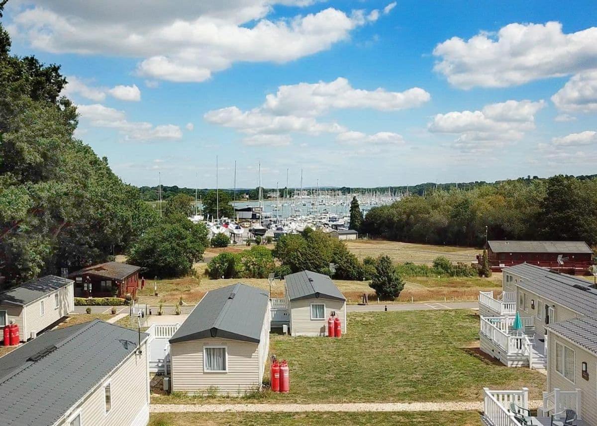 Mercury Yacht Harbour And Holiday Park Lower Swanwick Zewnętrze zdjęcie